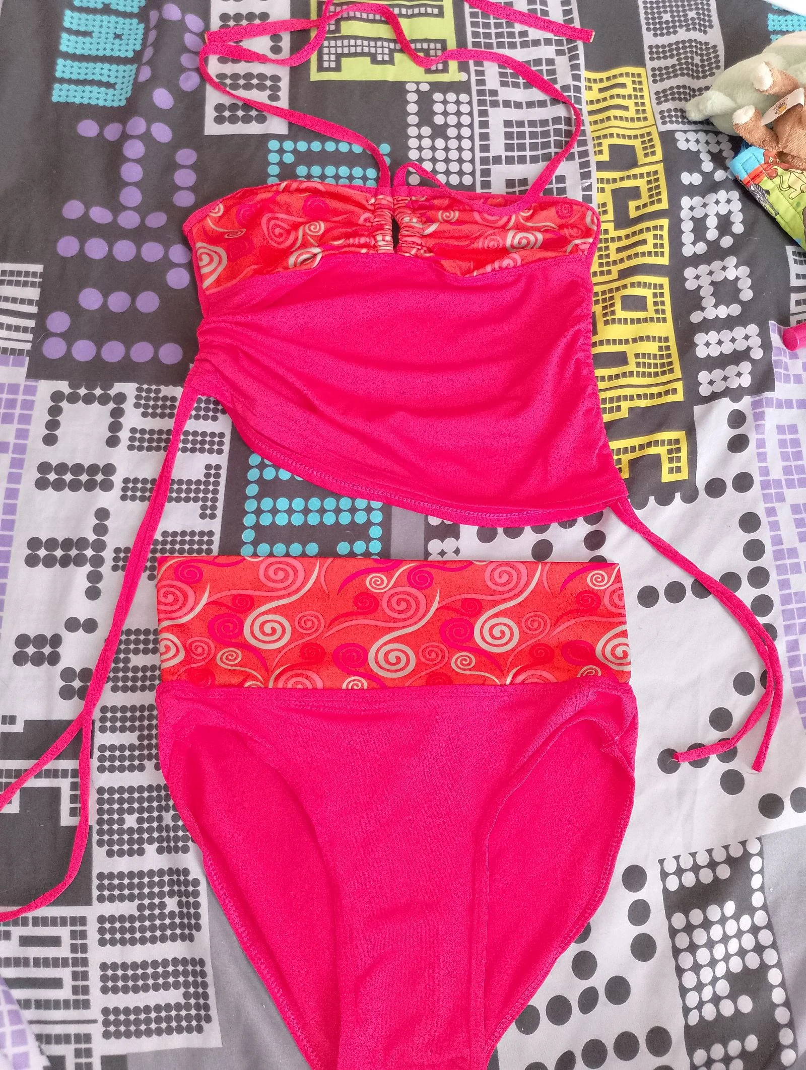 Maillot de bain 2 pièces rose et orange T.S